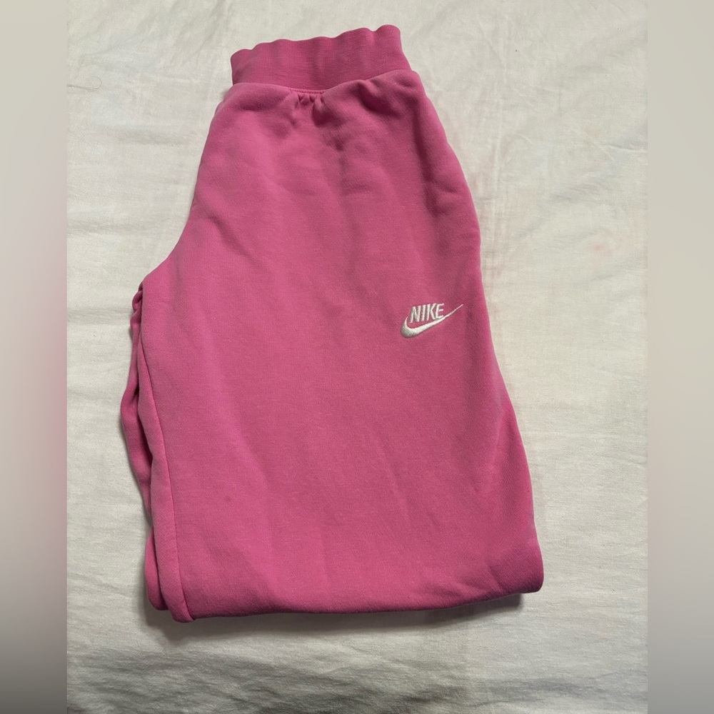 Nike youth large pink sweatpants